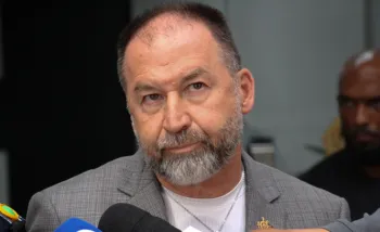 Augusto Melo est� afastado cautelarmente do cargo desde que teve a destitui��o aprovada pelo Conselho Deliberativo (CD), por 176 votos a favor contra 57, e um branco, no dia 26 de maio