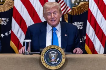 Desde o dia 6 de setembro, um novo decreto de Donald Trump elevou a tarifa sobre produtos importados do Brasil para 40%, resultando em uma sobretaxa total de 50%