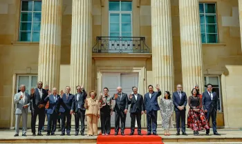 Presidente da Rep�blica, Luiz In�cio Lula da Silva, durante encontro dos Presidentes dos Estados Partes do Tratado de Coopera��o Amaz�nica com a Sociedade Civil e Comunidades Ind�genas. Plaza de Armas Bogot� (Col�mbia)

Foto: Ricardo Stuckert / PR