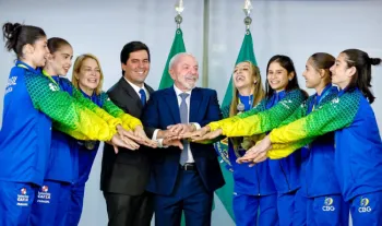 Presidente Lula durante encontro com atletas da Sele��o Brasileira de Gin�stica R�tmica, medalhistas do Campeonato Mundial 2025