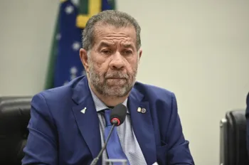 Depoimento de Carlos Lupi, ex-ministro, na CPI do INSS gera preocupa��es no governo