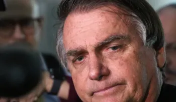 Ex-presidente recebeu alta no in�cio desta tarde ap�s ser internado por conta de um quadro de press�o alterada, v�mitos e tontura