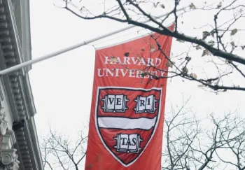 Donald Trump imps novas restries ao acesso de Harvard a fundos federais