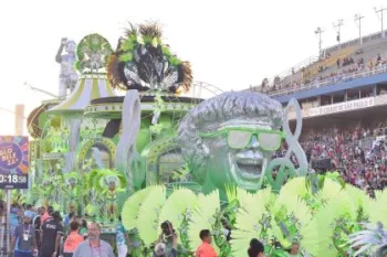 Camisa Verde e Branco no desfile do Grupo Especial de SP� Felipe Araujo/Liga-SP