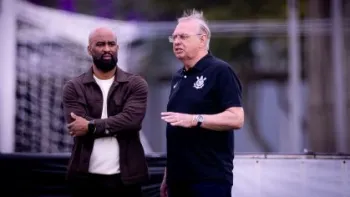 Fabinho Soldado e Osmar Stabile durante treino do Corinthians� Rodrigo Coca/Ag�ncia Corinthians