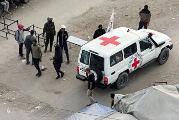 Ve�culo da Cruz Vermelha em Gaza