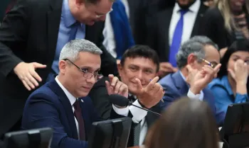Bras�lia - 08/10/2025 - Reuni�o da Comiss�o de Constitui��o e Justi�a (CCJ) da C�mara votou e aprovou a proposta de susta��o de andamento de a��o penal (SAP 2/2025) contra o deputado federal Gustavo Gayer (PL-GO). .Foto: Lula Marques/Ag�ncia Brasil.