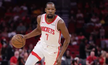 Kevin Durant acerta extenso de seu contrato com o Houston Rockets por mais dois anos