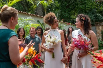 Ceclia (Maeve Jinkings) e Las (Lorena Lima) oficializam sua unio em 'Vale tudo' Foto: Estevam Avellar/Rede Globo