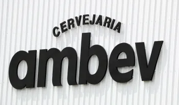 Logotipo da AmBev em sua unidade em Fortaleza� 10/01/2019REUTERS/Paulo Whitaker