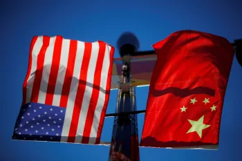 Bandeiras dos EUA e da China em Boston  1/11/2021 REUTERS/Brian Snyder