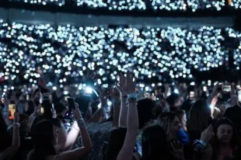 F�s durante show da Taylor Swift em Vancouver, Canad�
 	 6/12/2024 REUTERS/Jennifer Gauthier/Arquivo