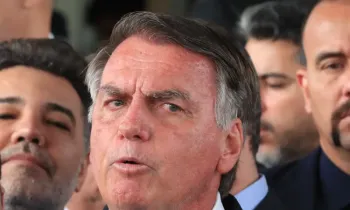Esta � a segunda vez que a defesa de Bolsonaro pede autoriza��o para a interven��o cir�rgica