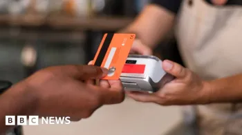 Conveniente ou perigoso? Compradores reagem ao an�ncio de suspens�o do limite do cart�o contactless