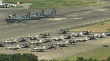 Aeronaves militares dos EUA decolam e pousam em Roosevelt Roads, Porto Rico, em meio a tens�es com a Venezuela� Reuters