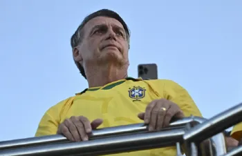 Bolsonaro deve permanecer de cinco a sete dias internado