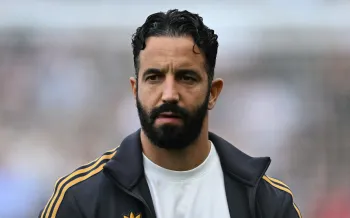 Manchester United demite o treinador portugu�s Ruben Amorim