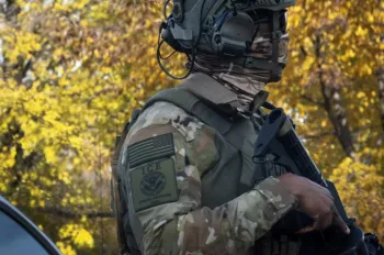 Ainda segundo o Departamento de Seguran�a Nacional dos EUA, agentes ficaram feridos