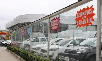 Concession�ria de autom�veis na Vila Prudente.