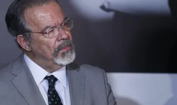 O ministro da Seguran�a P�blica, Raul Jungmann, fala � imprensa ap�s Simp�sio de Combate � Corrup��o, na Funda��o Get�lio Vargas, Rio de Janeiro.