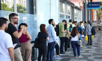 Rio de Janeiro (RJ), 05/10/2025 Candidatos chegam ao local de prova do Concurso Nacional Unificado (CNU), no centro do Rio de Janeiro. Foto: Tomaz Silva/Ag�ncia Brasil