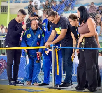 programa��o incluiu ainda um momento voltado � inclus�o, com lutas casadas entre atletas com s�ndrome de Down e pessoas com defici�ncia Foto: Divulga��o