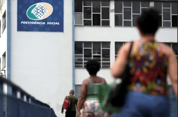 Investiga��o aponta uso de dispositivos para acesso remoto ilegal Foto: Marcelo Theobald/Ag�ncia O Globo
