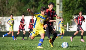 DAC venceu o Instituto Ismaily por 2 a 1 no Est�dio Chavinha, em Itapor� (Foto: Mari Nakano)