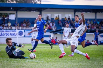 Desempenho do goleiro Neto impediu que o time advers�rio marcasse gols. (Foto: Ribero Jr/FFMS)