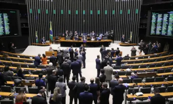 C�mara forma maioria para derrubar veto de Lula no PL da Dosimetria; senado vota
