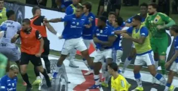Jogadores do Cruzeiro e Atl�tico se envolveram em briga generalizada