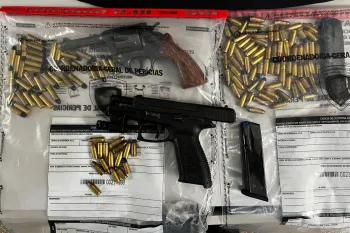 Armas apreendidas com suspeito de homic�dios em Tr�s Lagoas (Foto: Divulga��o)