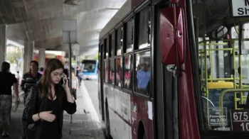 Tarifa zero no transporte poderia ser novo Bolsa Fam�lia, diz estudo