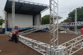 Estruturando sendo montada para o A��o Cidadania, em Terenos. (Foto: Divulga��o)