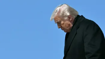 Trump chama proposta do Ir� para a paz de peda�o de lixo