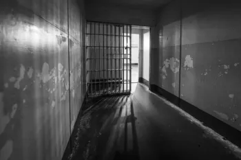Nova lei manda acusados de matar policiais ser�o encaminhados para pres�dios federais de seguran�a m�xima. Foto: Reprodu��o