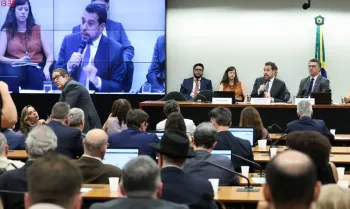 Ministro Guilherme Boulos durante audi�ncia p�blica na C�mara dos Deputados.