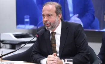 O ministro de Minas e Energia, Alexandre Silveira, durante audi�ncia na Comiss�o de Rela��es Exteriores e Defesa Nacional da C�mara dos Deputados