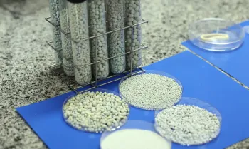 Laborat�rio de nanotecnologia da Embrapa onde o novo calc�rio � produzido.