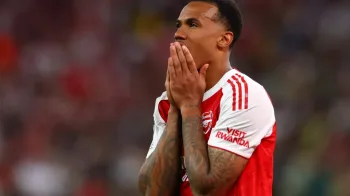 Gabriel Magalh�es quebra sil�ncio ap�s perder p�nalti contra o PSG