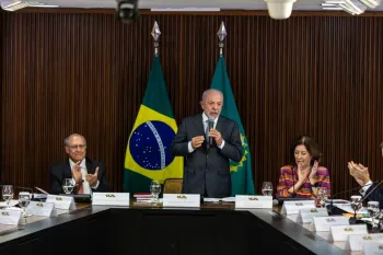 Lula reuniu ministros nesta quarta-feira para discutir as novas amea�as de taxa��o dos Estados Unidos Foto: Brenno Carvalho/Ag�ncia O Globo