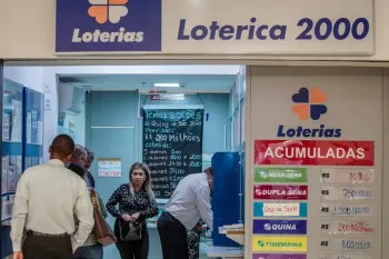 Copa da Loteca: apostadores sendo atendidos em lot�rica. (Foto: Rafa Neddermeyer/Ag�ncia Brasil)
