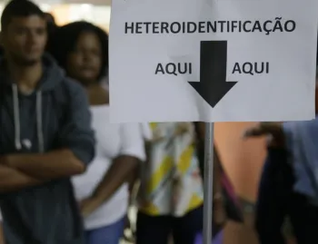 Projeto de Lei quer aumentar para 30% reserva de cotas raciais em concursos p�blicos no RJ Foto: Custodio Coimbra/Infoglobo