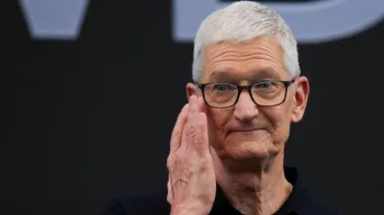 Tim Cook no palco da confer�ncia anual da Apple