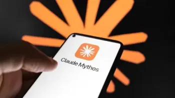 Getty Images: Pessoa segurando smartphone com o aplicativo Claude Mythos da Anthropic.