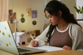 Programa 'Meninas que Transformam' vai selecionar adolescentes e jovens para atividades formativas em �rg�os p�blicos estaduais. Foto: Divulga��o