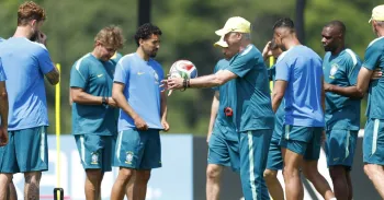 Carlo Ancelotti comanda treino da Sele��o Brasileira antes da estreia na Copa do Mundo