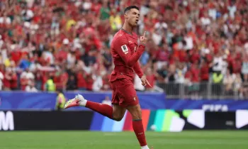 Cristiano Ronaldo comemorando o gol contra o Uzbequist�o (Divulga��o / Fifa)