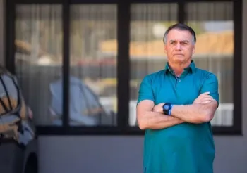 Bolsonaro presta depoimento sobre arma apreendida em blitz