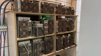 Equipamentos para mineracao de criptomoedas encontrados pela policia - Foto: Divulgacao/Policia Civil